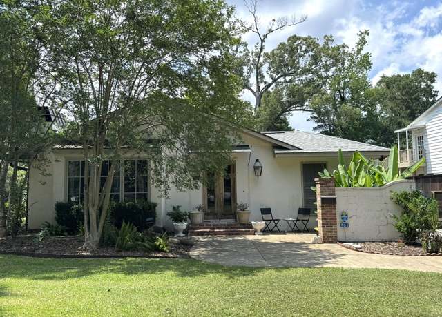 Property at 735 Dubois Dr, Baton Rouge, LA 70808, 4 beds, 3 baths