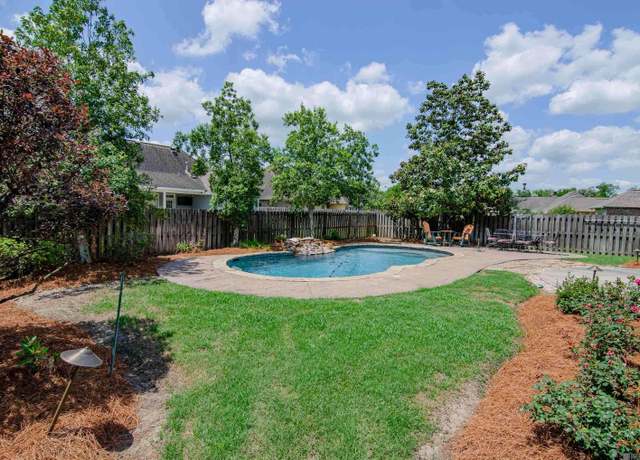 Property at 37379 Mill Park Ave, Gonzales, LA 70737, 5 beds, 3 baths