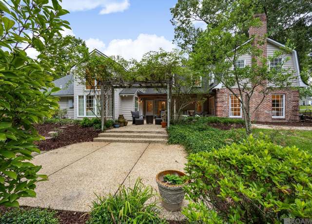 Property at 931 Woodstone Dr, Baton Rouge, LA 70809, 4 beds, 3.5 baths