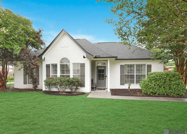 Property at 17076 Hunters Trace St W, Prairieville, LA 70769, 3 beds, 2 baths