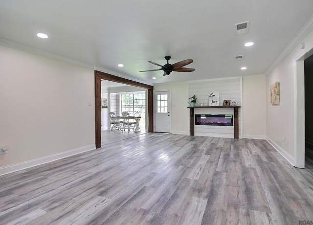 Property at 15424 Country Rd, Greenwell Springs, LA 70739, 3 beds, 2 baths