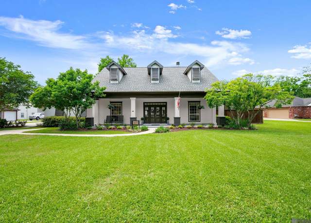 Property at 16111 Acadia Dr, Prairieville, LA 70769, 4 beds, 2 baths