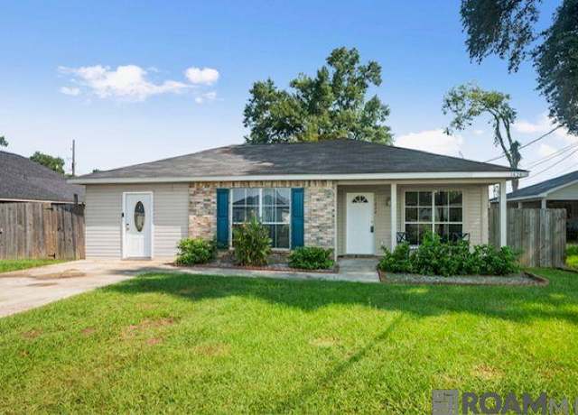 Property at 1424 W Worthy St, Gonzales, LA 70737, 3 beds, 2 baths