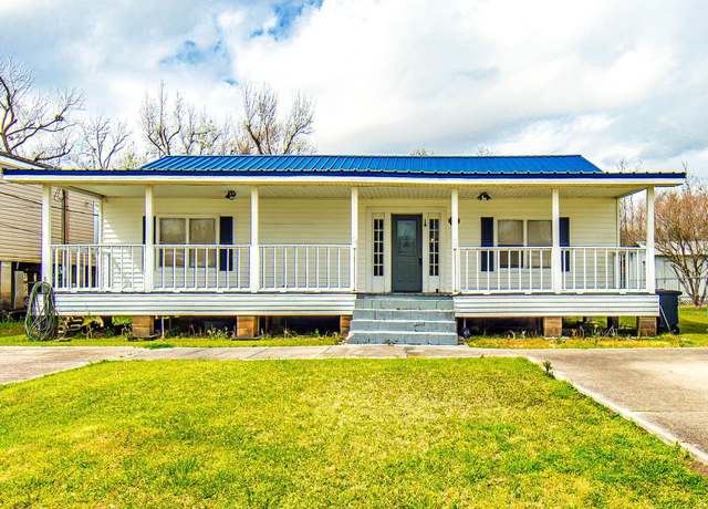 Property at 146 Kevin St, Bourg, LA 70343, 3 beds, 2 baths