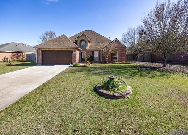 Property at 26030 Big Ben Dr, Denham Springs, LA 70726, 3 beds, 2 baths