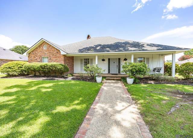 Property at 448 E Woodruff Dr, Baton Rouge, LA 70808, 4 beds, 2.5 baths