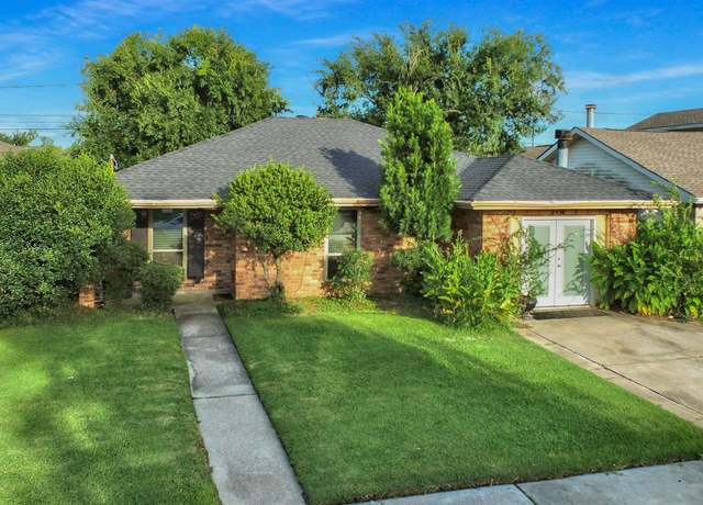 Property at 2420 Williamsburg Dr, Laplace, LA 70068, 4 beds, 2 baths
