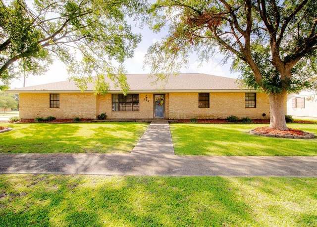 Property at 226 Glenwood Dr, Houma, LA 70363, 3 beds, 2 baths