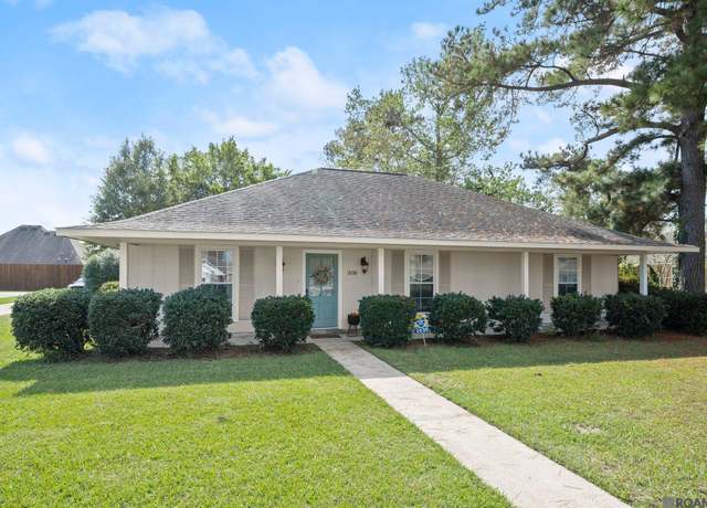 Property at 2030 W George St, Zachary, LA 70791, 4 beds, 2 baths
