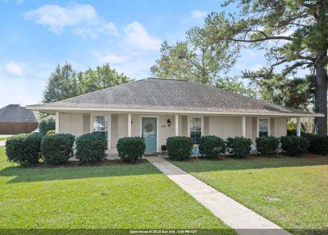 Property at 2030 W George St, Zachary, LA 70791, 4 beds, 2 baths