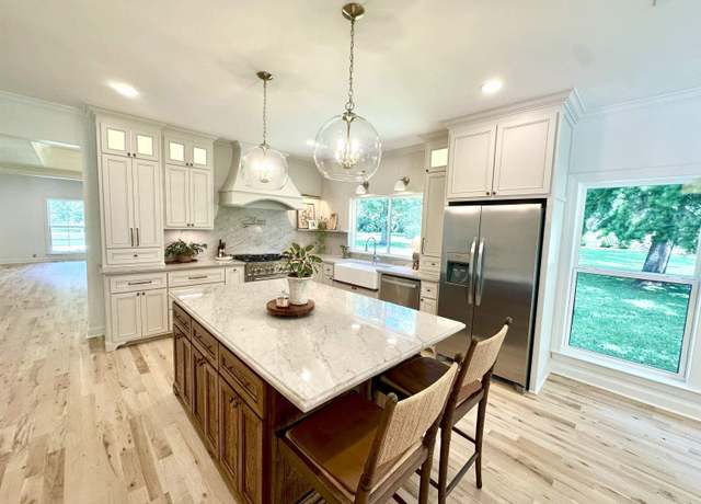 Property at 4633 Elm Shadow Dr, Baton Rouge, LA 70817, 5 beds, 3.5 baths