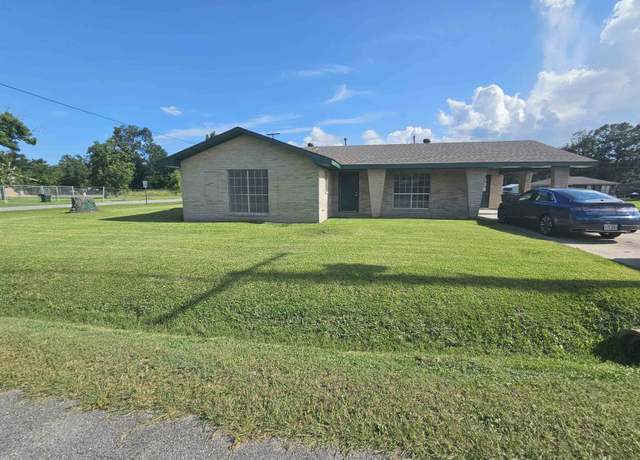Property at 128 Riley Dr, Houma, LA 70363, 3 beds, 2 baths