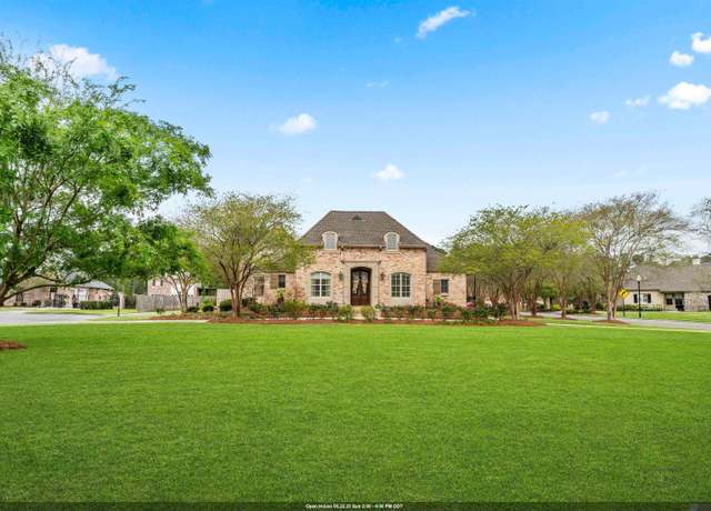 Property at 9291 Pebble Beach Cir, Denham Springs, LA 70726, 5 beds, 4 baths