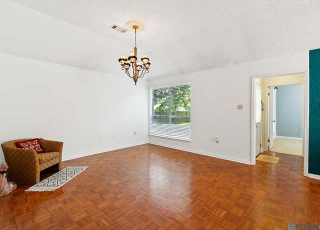 Property at 7815 Clover Ridge Ave, Baton Rouge, LA 70820, 3 beds, 2 baths