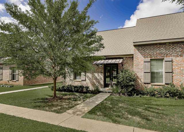 Property at 13718 Azalea Dr, St Francisville, LA 70775, 2 beds, 2 baths