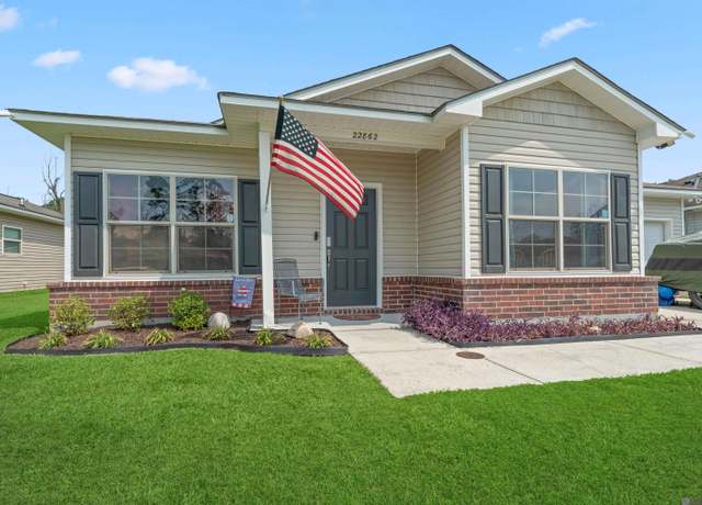 Property at 22862 Lafourche Ln, Denham Springs, LA 70726, 3 beds, 2 baths