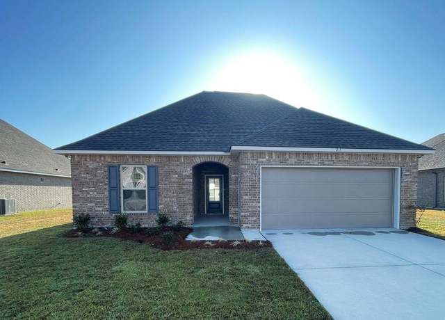 Property at 211 Pond Dr, Thibodaux, LA 70301, 3 beds, 2 baths