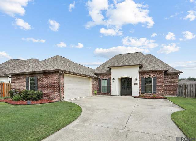 Property at 15956 Redstone Ct, Pride, LA 70770, 4 beds, 3 baths
