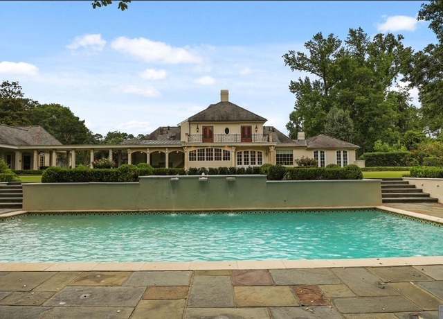 Property at 6326 Highland Rd, Baton Rouge, LA 70808, 6 beds, 6.5 baths