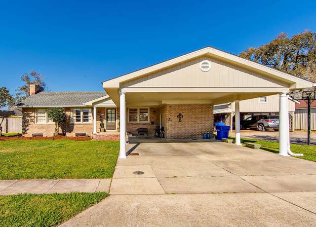 Property at 102 Palm Pl, Thibodaux, LA 70301, 3 beds, 2 baths