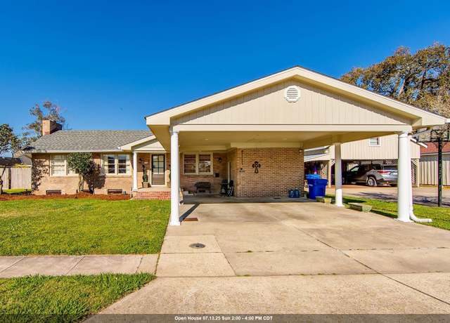 Property at 102 Palm Pl, Thibodaux, LA 70301, 3 beds, 2 baths