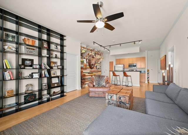 Property at 7707 Bluebonnet Blvd #318, Baton Rouge, LA 70810, 2 beds, 2.5 baths