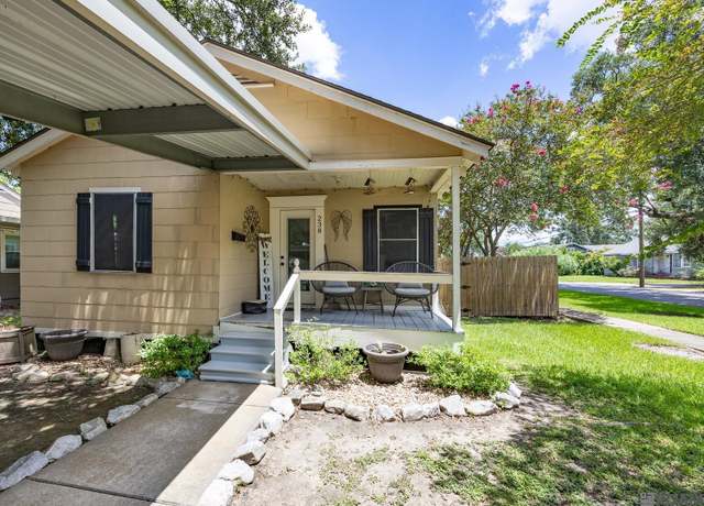 Property at 238 Whitehead Blvd, Port Allen, LA 70767, 3 beds, 2 baths