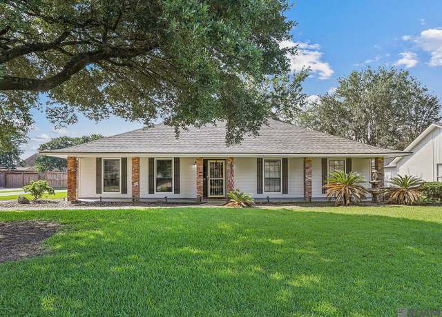 Property at 16724 Shady Arbor Ln, Baton Rouge, LA 70817, 3 beds, 2.5 baths