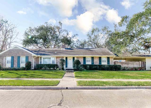Property at 404 Menard St, Thibodaux, LA 70301, 3 beds, 2 baths