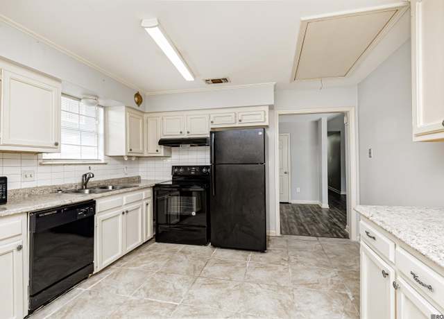 Property at 1967 Fountain Ave, Baton Rouge, LA 70810, 2 beds, 2 baths