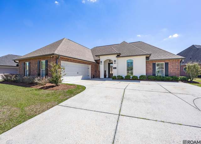 Property at 8008 Glacier Bay Dr, Denham Springs, LA 70726, 4 beds, 2 baths