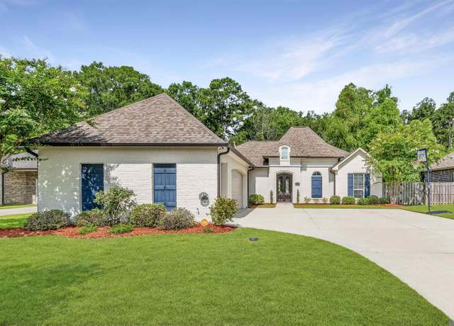 Property at 15822 Blackstone Dr, Pride, LA 70770, 4 beds, 3 baths