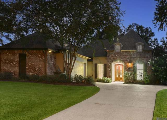 Property at 16447 Spanish Oaks Blvd, Prairieville, LA 70769, 4 beds, 3 baths
