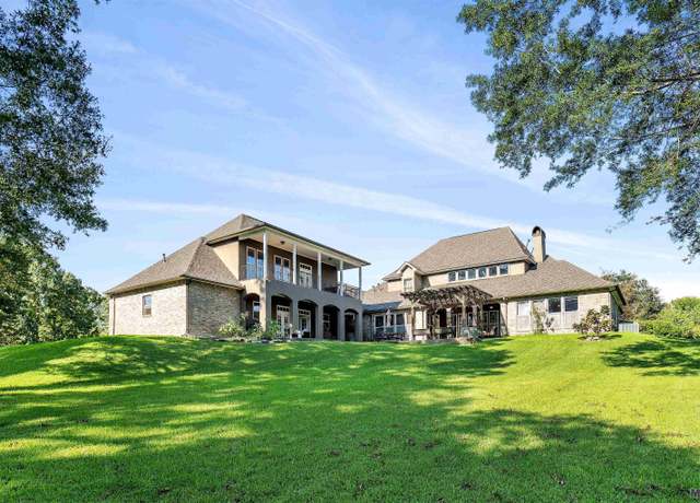 Property at 18769 Bienville Ct, Prairieville, LA 70769, 5 beds, 5 baths