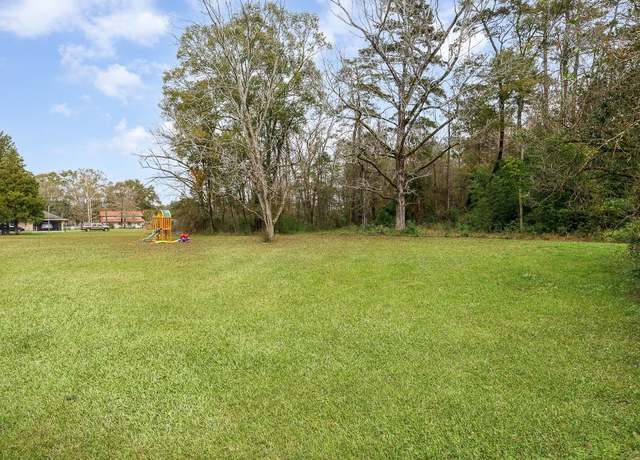 Property at 12455 Arnold Rd, Walker, LA 70785, 3 beds, 2 baths