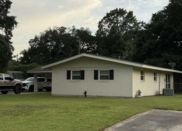 Property at 6843 Landmor Dr, Greenwell Springs, LA 70739, 3 beds, 2 baths