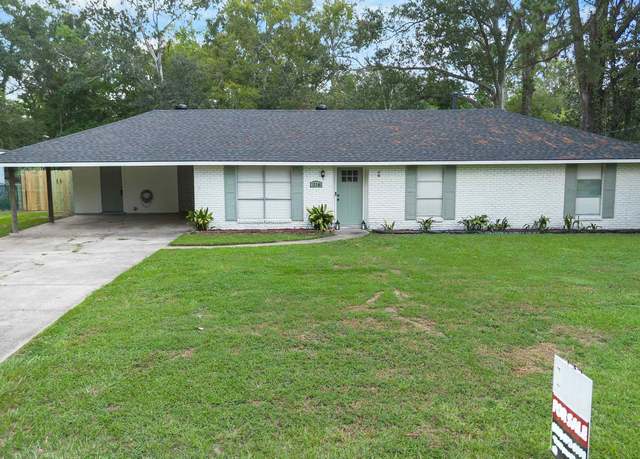 Property at 12240 Gebhart Dr, Baton Rouge, LA 70816, 3 beds, 2 baths