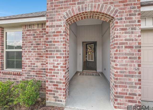 Property at 7799 Collin Trl, Denham Springs, LA 70726, 4 beds, 2 baths