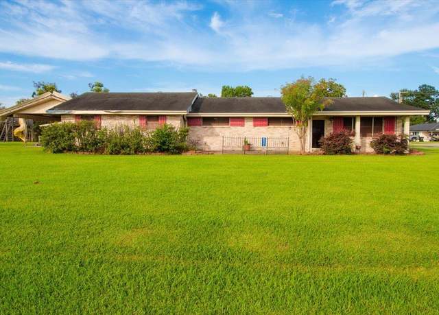 Property at 101 Everette Dr, Houma, LA 70364, 3 beds, 3 baths