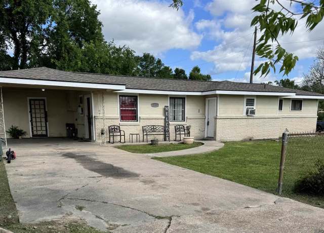 Property at 119 Brittany St, Houma, LA 70363, 2 beds, 2 baths