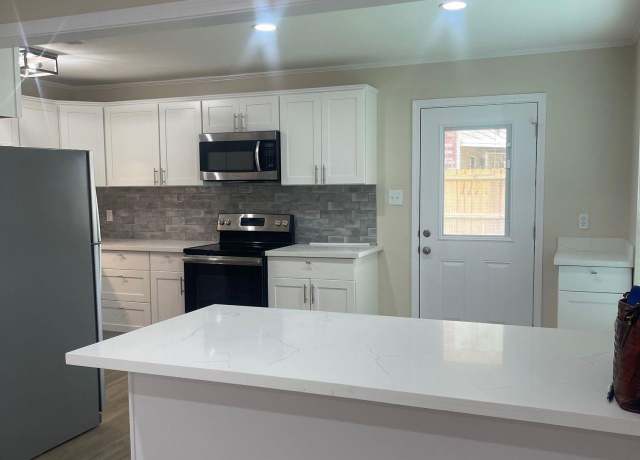 Property at 522 S Flannery Rd Unit D, Baton Rouge, LA 70815, 2 beds, 1.5 baths