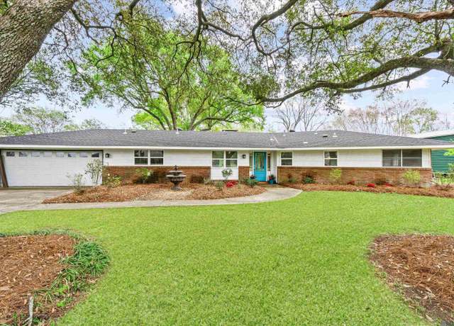 Property at 5946 Fennwood Dr, Zachary, LA 70791, 3 beds, 2 baths