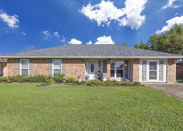 Property at 8 South Bell Cir, Houma, LA 70360, 4 beds, 2 baths