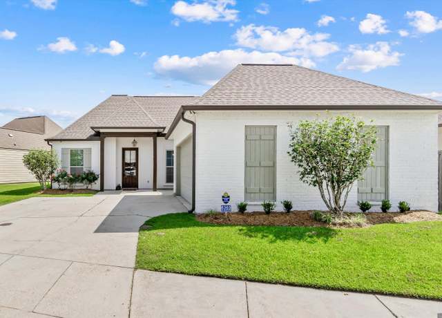 Property at 8365 Seville Ct, Baton Rouge, LA 70820, 3 beds, 2 baths