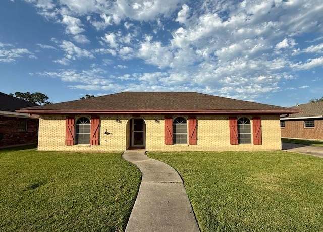 Property at 2005 Ruby Dr, Houma, LA 70363, 3 beds, 2 baths