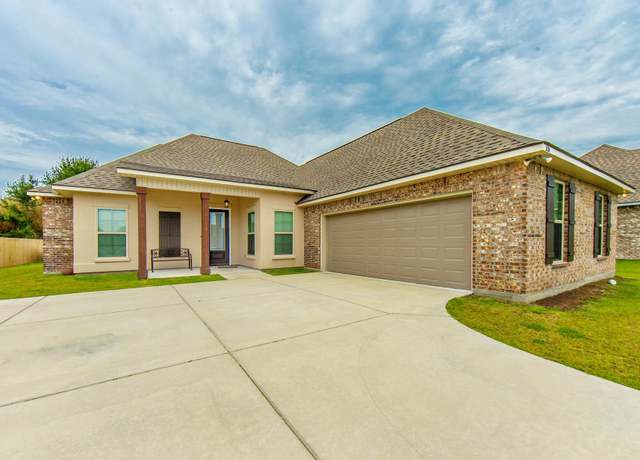 Property at 331 Modesto Dr, Houma, LA 70364, 4 beds, 3 baths
