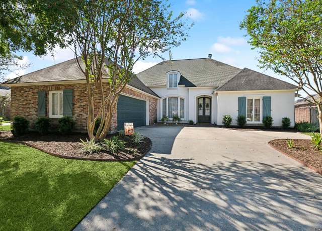 Property at 763 Water Oak Dr, Brusly, LA 70719, 4 beds, 2.5 baths