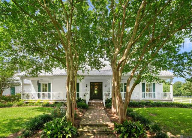 Property at 12323 Blackwater Rd, Baker, LA 70714, 4 beds, 2.5 baths