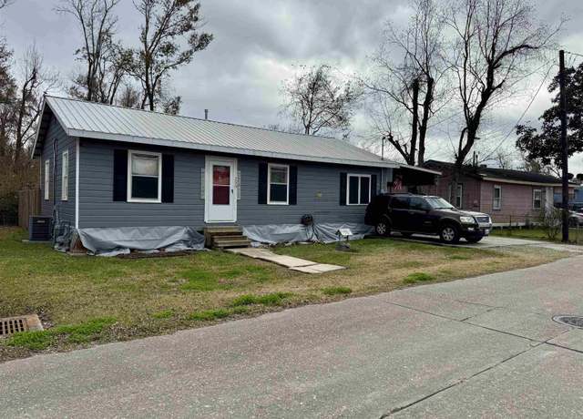 Property at 250 Carlos St, Houma, LA 70364, 2 beds, 1 bath
