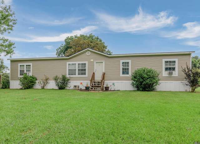 Property at 43438 R Daigle Rd, Gonzales, LA 70737, 3 beds, 2 baths